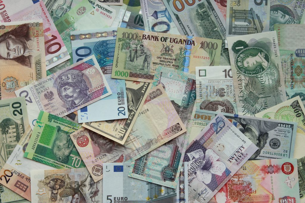 What Currency to Use in Uganda
